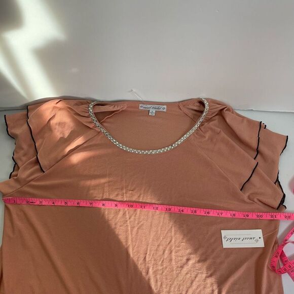 New! Sweet Violet| Rhinestone neckline - Picture 5 of 9